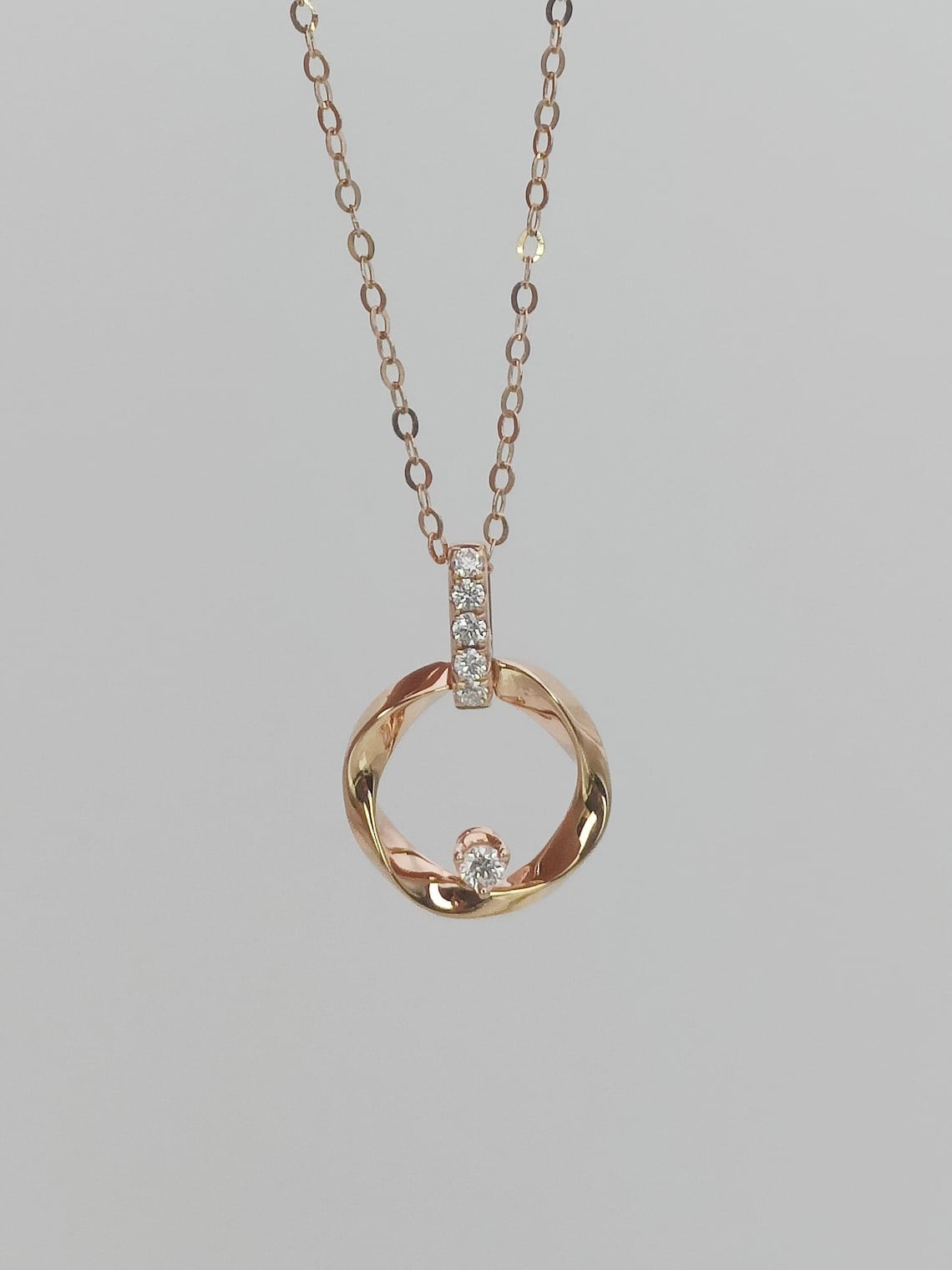 18K Gold Diamond Interlocking Double Ring Necklace/ 18K Double Ring