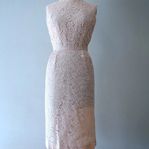Vintage 1960&#39;s Pink Lace Dress Size L