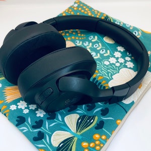 Headphone pouch - Hélia green (zipped/lined/waterproof of your choice)