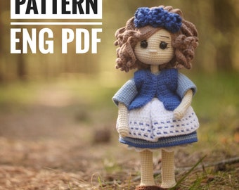 Schattige pop in een jurkje en vestje haakpatroon. Amigurumi-pop. Kinderpop, engels pdf