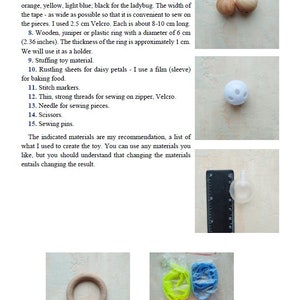 Puede incluir: Una colecci&oacute;n de materiales para hacer un juguete DIY. Los materiales incluyen cuentas de madera, una pelota de pl&aacute;stico que chirr&iacute;a, un anillo de pl&aacute;stico, una pelota de pl&aacute;stico transparente, una pelota de pl&aacute;stico blanca con agujeros y anillos de pl&aacute;stico de colores. Los materiales est&aacute;n dispuestos sobre una superficie blanca.