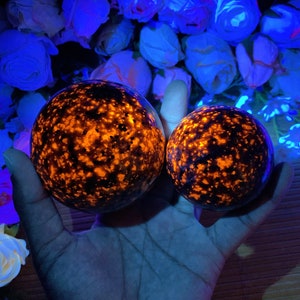 Qualitäts Yooperlite Ball, UV Quarz Crystal Sphere, Innendekoration, Mineralproben, Kristallgeschenke, Energiekristalle, freistehend