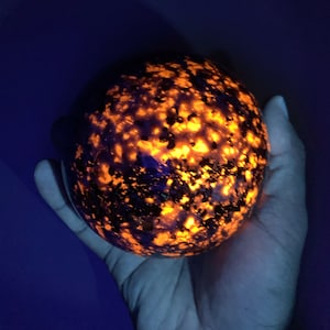 Polished Yooperlite Sphere: UV Fluorescent Sodalite Healing Crystal (9.5cm+), Halloween gift