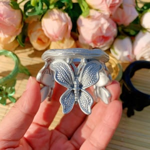 Butterfly Alloy Crystal Ball Holder: Sphere Display Stand (35MM+), Halloween gift