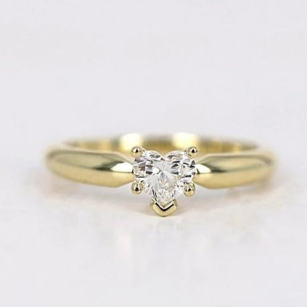 14K Gold Moissanite Engagement Heart shaped Ring| Solitaire Ring | Unique Moissanite Ring | Gold Ehering  Velobungs ring