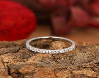 Verlobungsring/ Ehering/ Moissanit im Rundschliff/ Stapelring/ Halbe Ewigkeit/ Goldring/ Verlobungsring