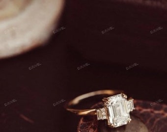 10K/14K 2 CT Emerald Cut Moissanite Engagement Ring  Verlobungs Ring Valentine Day Gift Ring Promise Ring Three stone style Ring