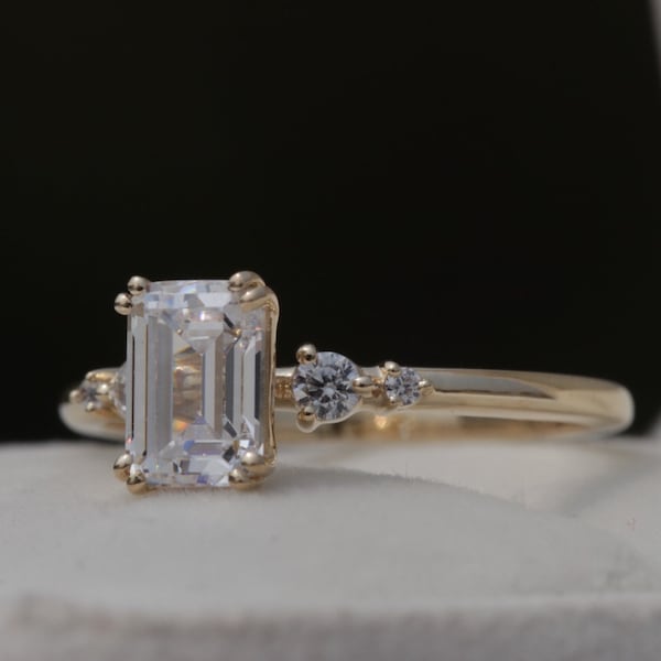 1CT Radiant Cut Moissanite Engagement Ring  Diamond Engagement Ring | Verlobungs gold ring | Radiant cut ring | Multi stone style Ring