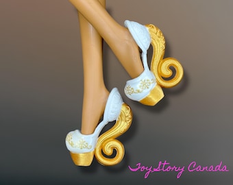 Ever After High Madeline Hatter ~ Capítulo 1 ~ Zapatos blancos y dorados