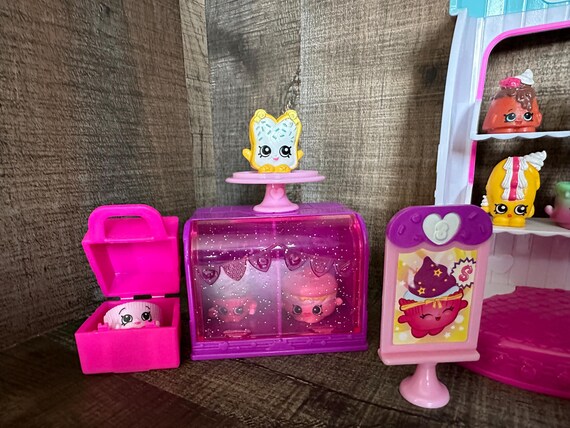 Shopkins ~ Food Fair, Cupcake Queen Cafe With Lots of