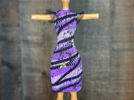 open lace back dress Lagoona Blue in Monster Ball Party Dress (Monster High, Mattel)| Bitz &  Buttons