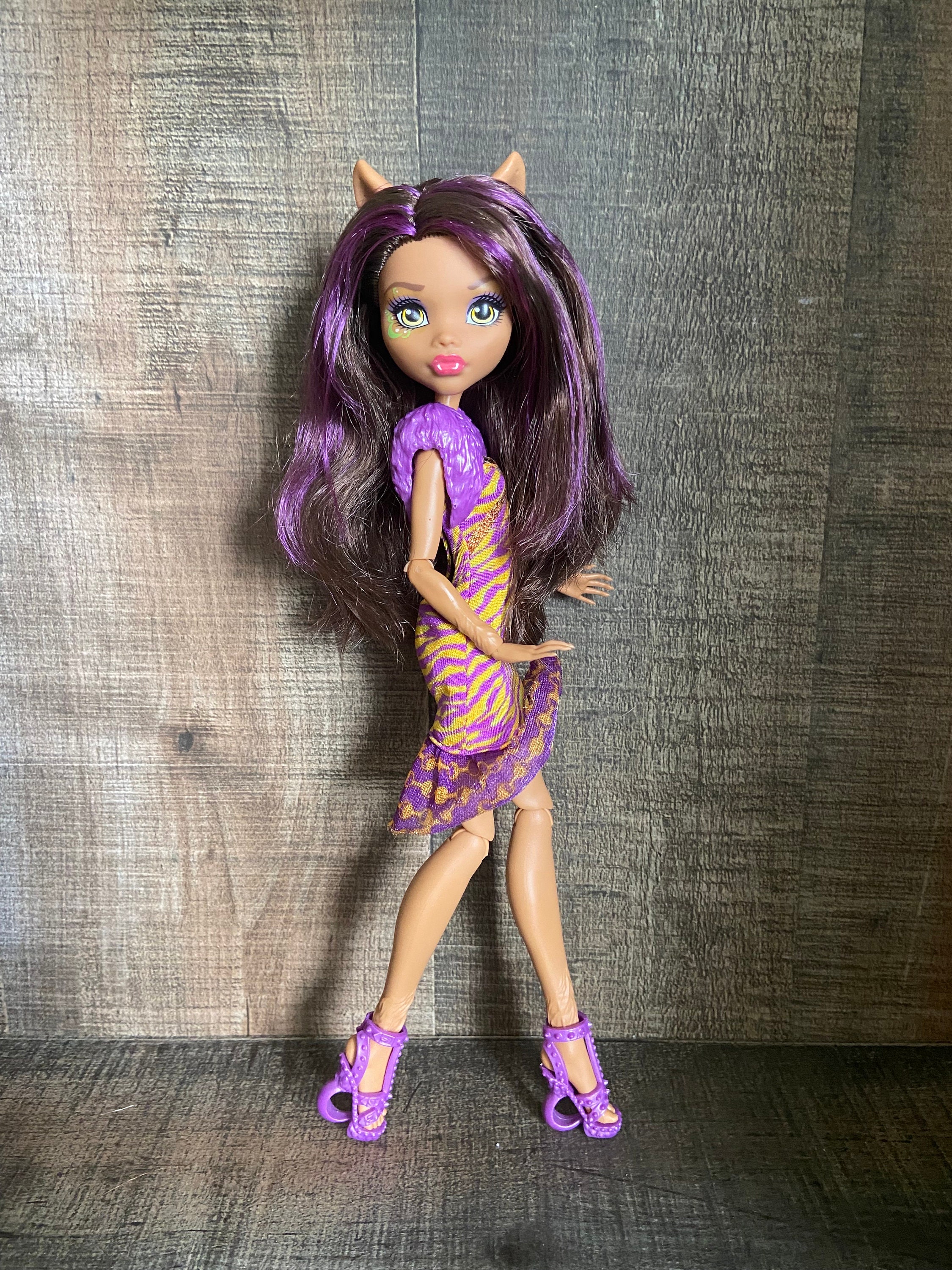  Monster High Clawdeen Wolf Fashion Doll with Purple