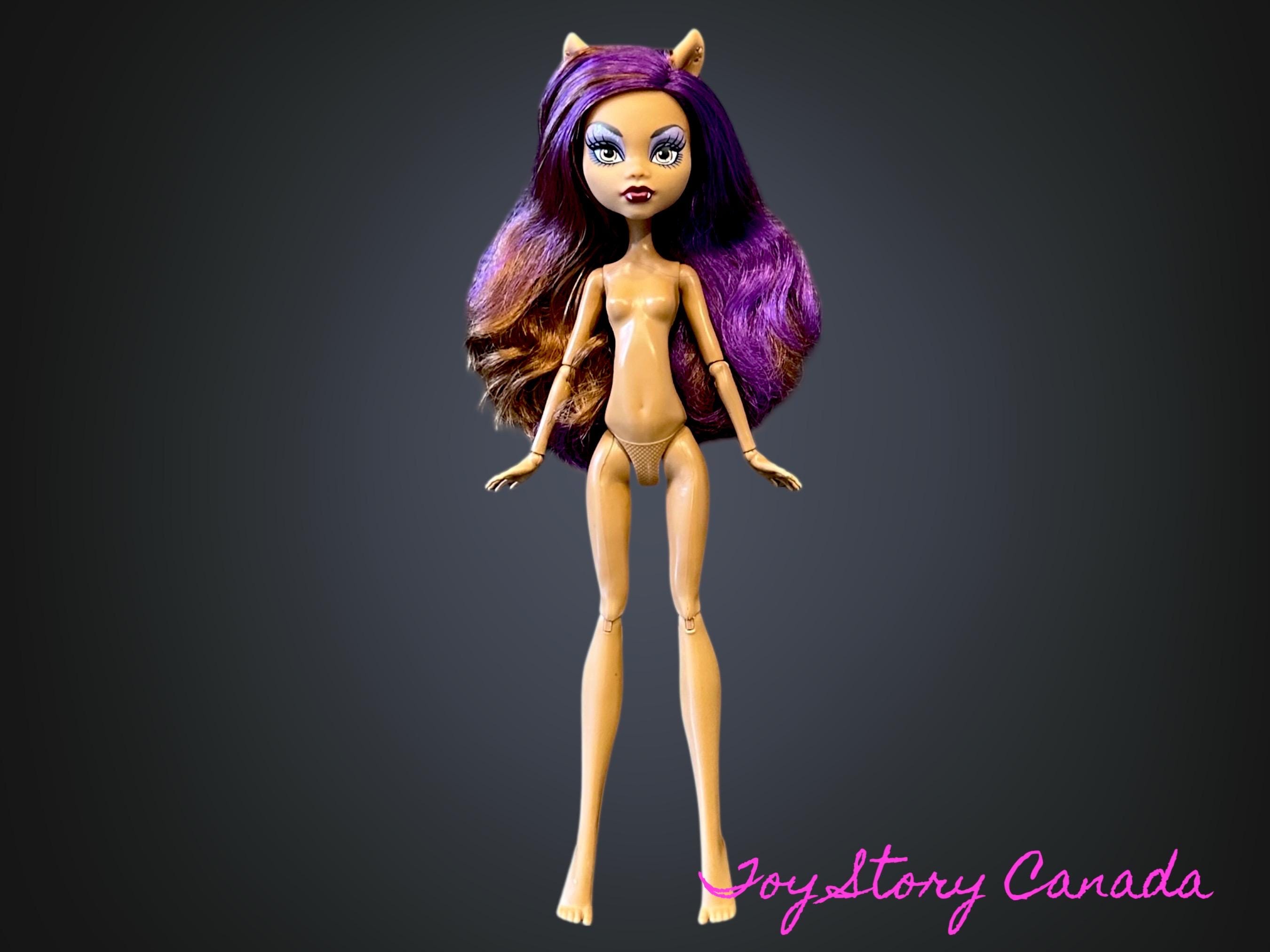 Түсініктемелері бар көкірекше фотолар