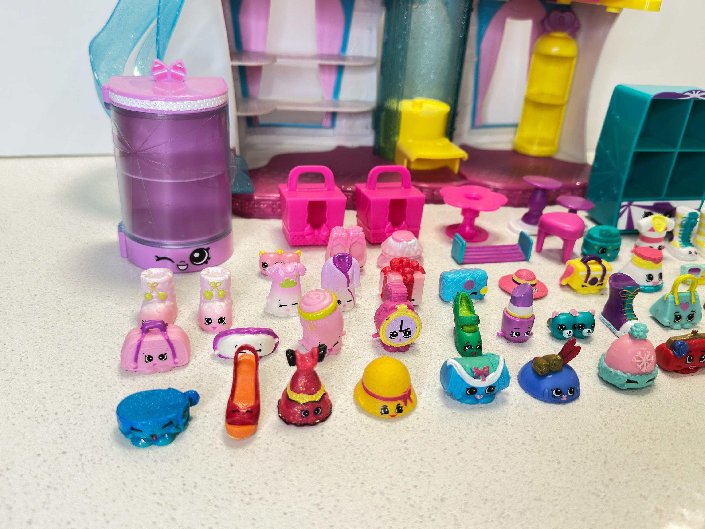 Shopkins ~ Fashion Spree, Fashion Boutique #3 With Lots of 