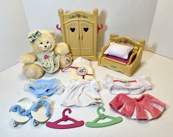 Briarberry Bears Playset ~ Sofa Bed, Wardrobe, and Accessories with Mollyberry