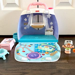 Fisher Price Little People Babies Cuddle Play Nursery