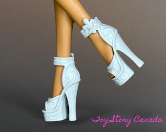 Rochelle Goyle ~ Signature 1st Wave, Between Classes ~ Shoes
