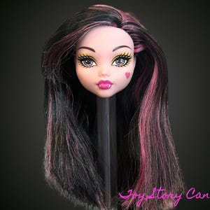 Draculaura ~ Creepateria ~ G1 Replacement Head or OOAK (Hair Deglued)