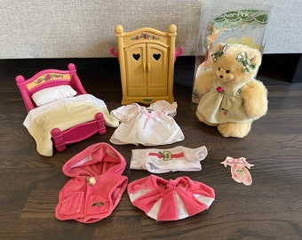 Briarberry Playset ~ Bedroom Set, Wardrobe, and Accessories with Mollyberry and Box!