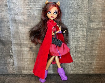 Clawdeen Wolf ~ Scarily Ever After ~ Muñeca Monster High, ¡COMPLETA!