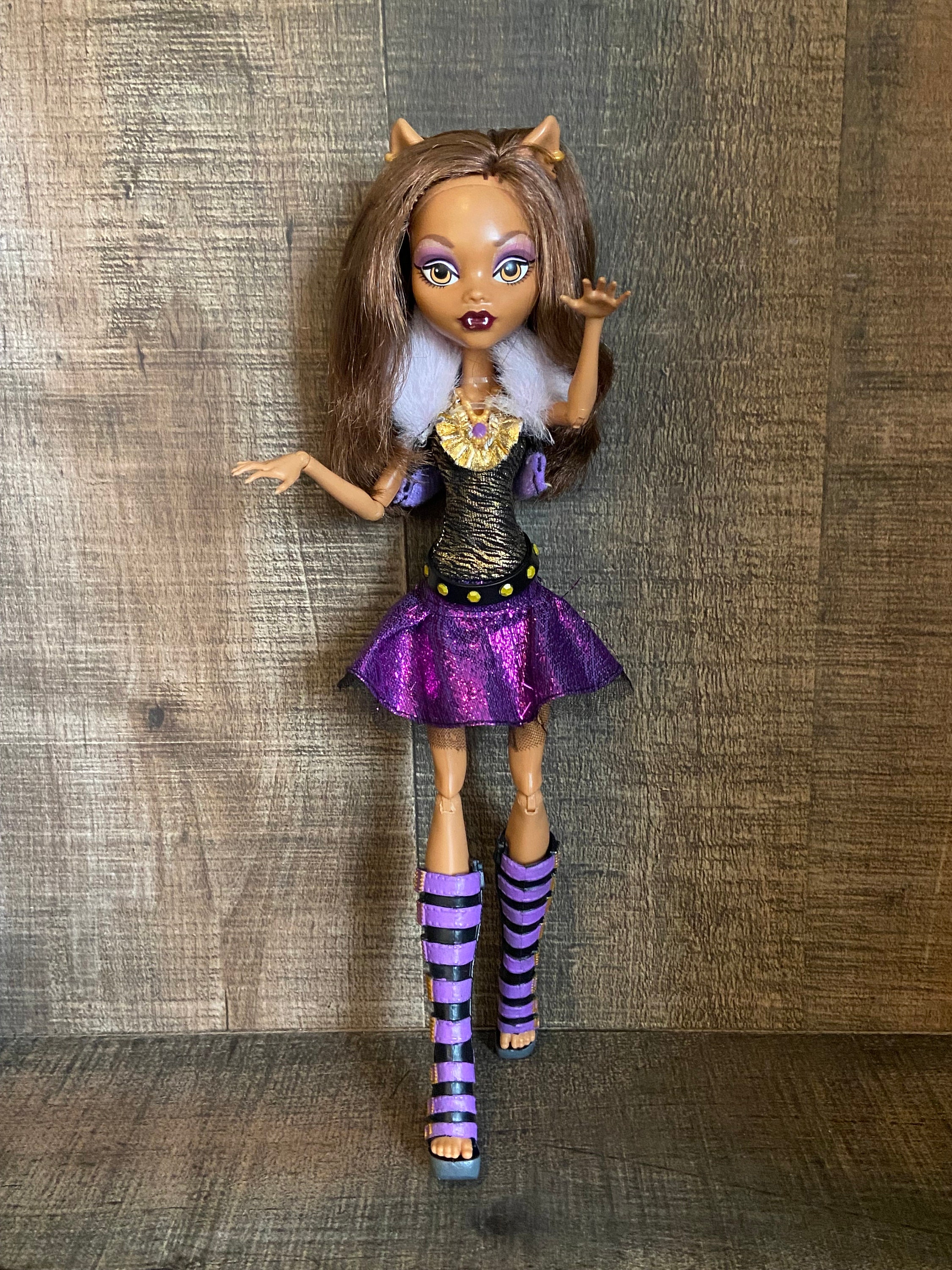 Poupée mode fête Monster High Clawdeen loup monstre fête 2023 *EN MAIN*