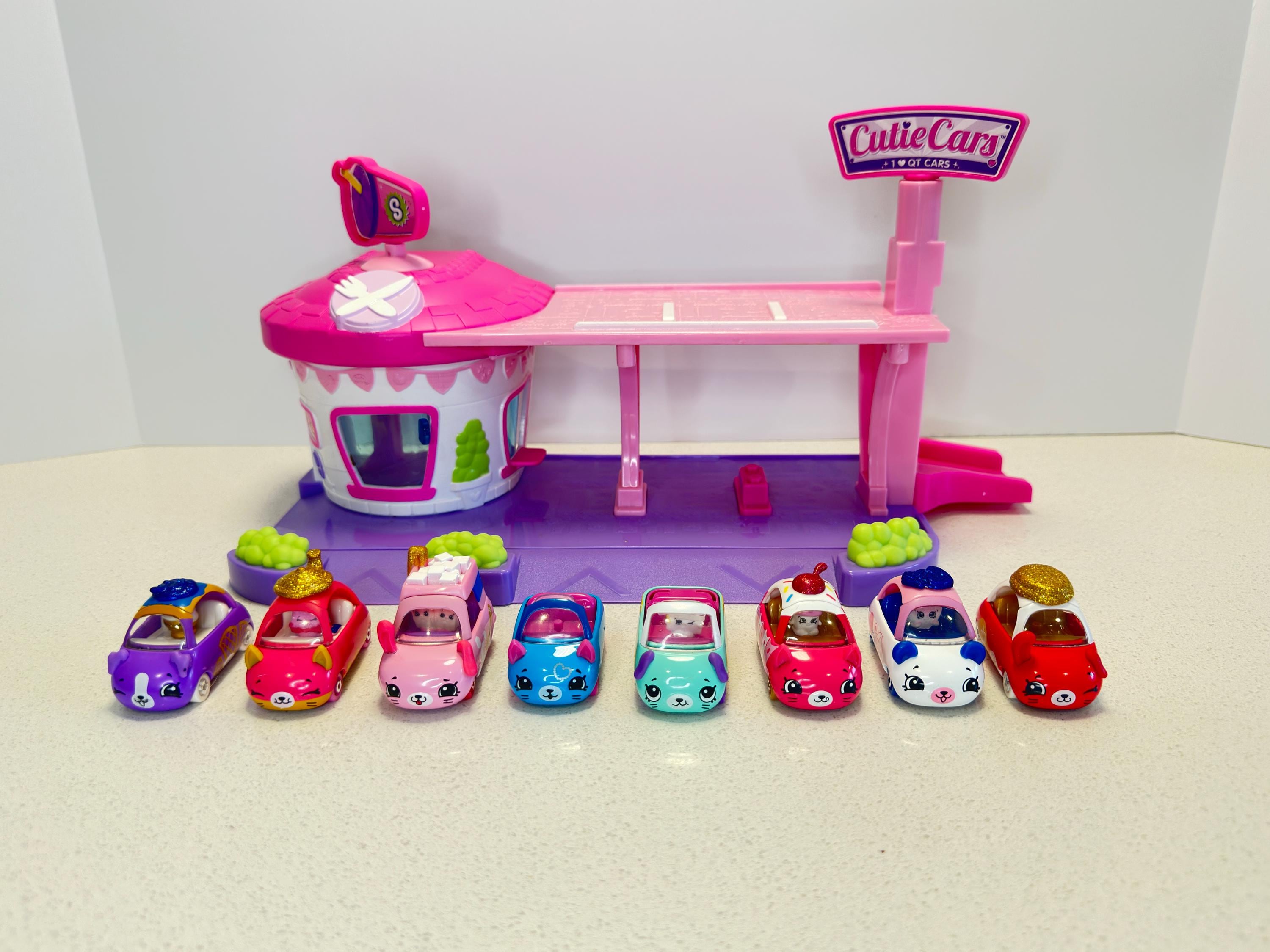Shopkins - Brandclub - Cutie Car Shopkins Season 2, Single Pack Yo  Shopkins Cutie Cars display picture 1