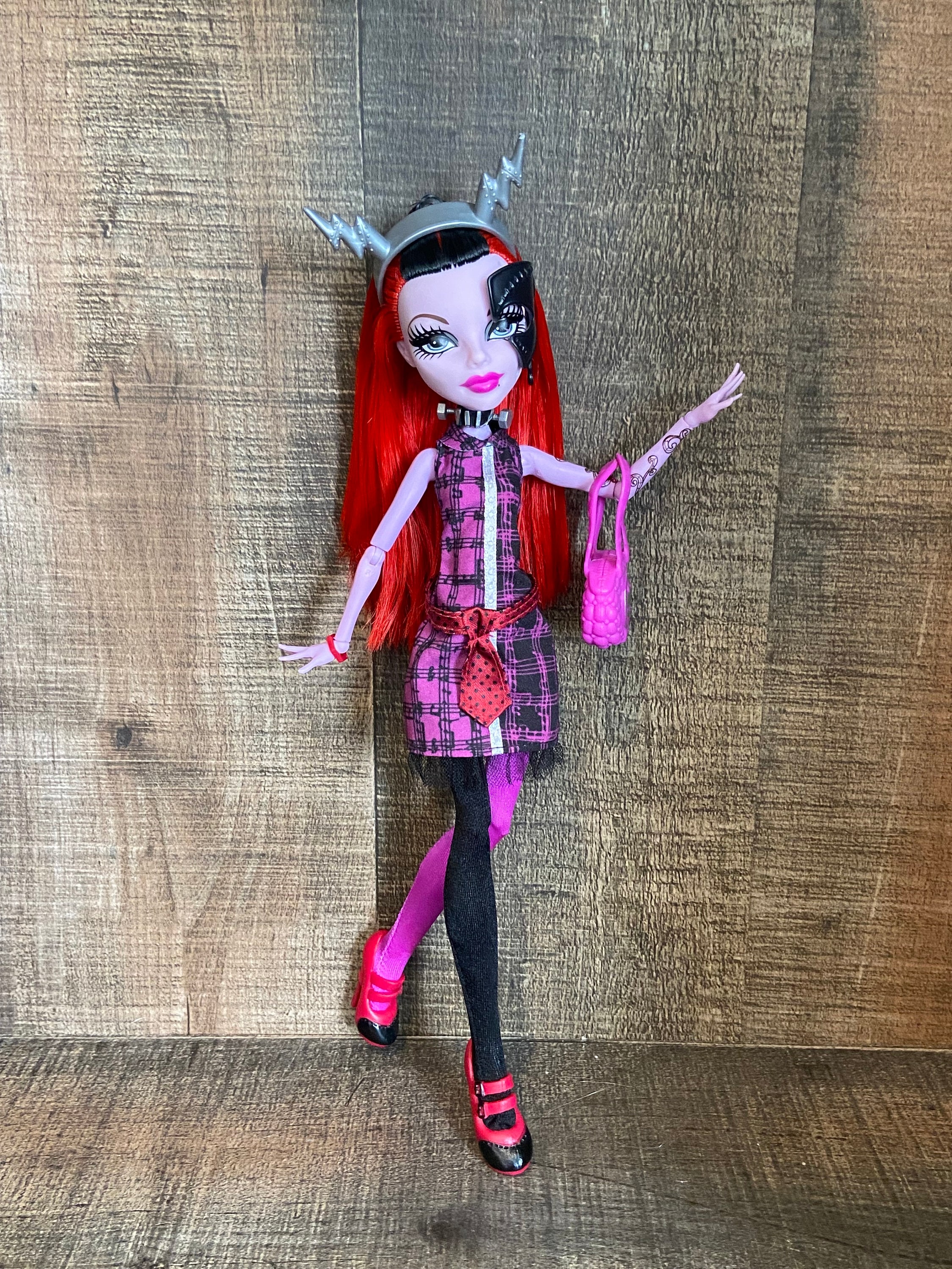 Freaky-Flawless — slightly redesigned the freak du chic clawdeen's