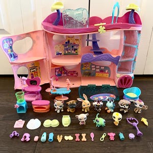 Littlest Pet Shop Cozy Care Adoption Center LOADED With