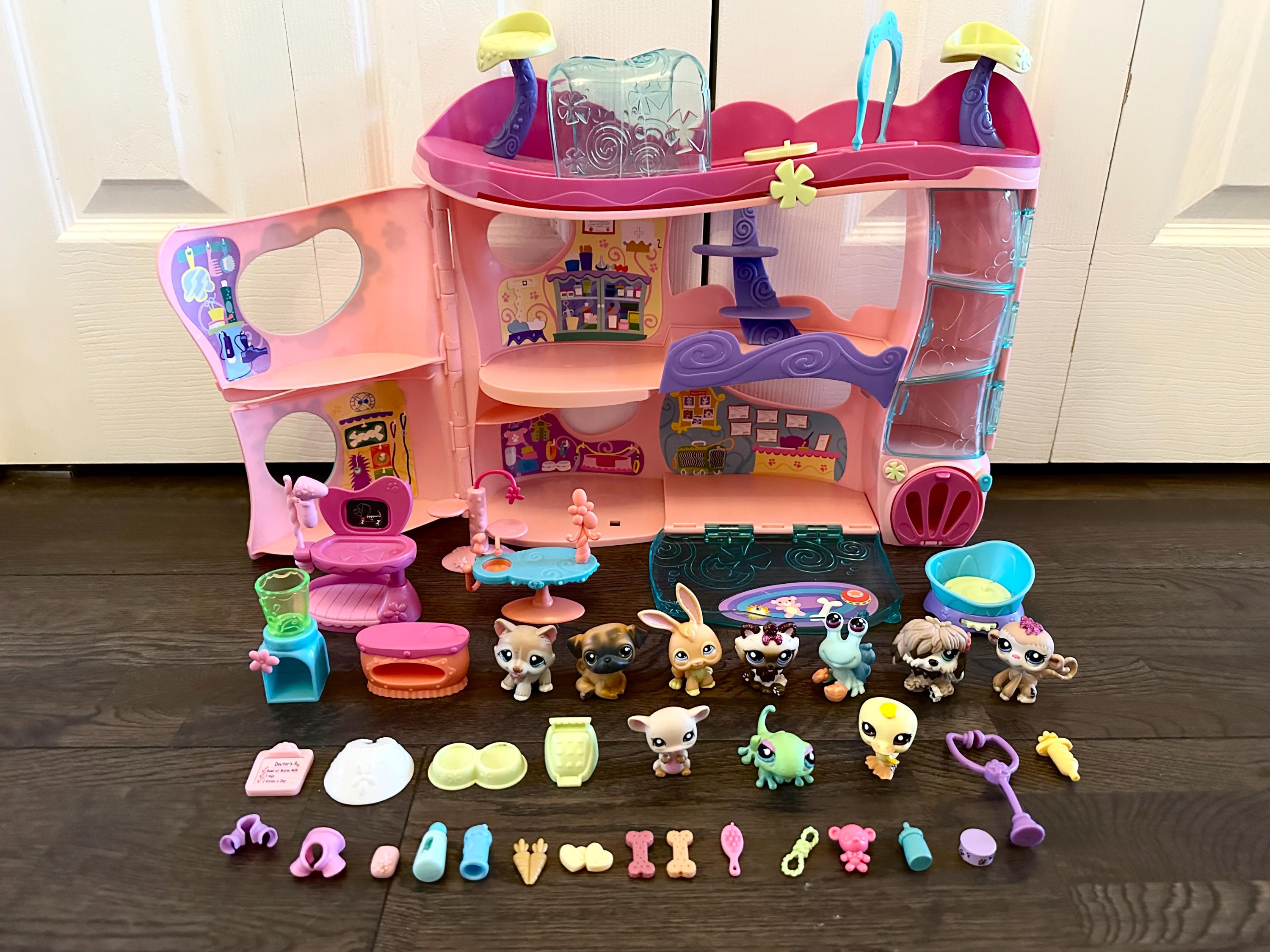 Littlest Pet Shop Cozy Care Adoption Center LOADED With
