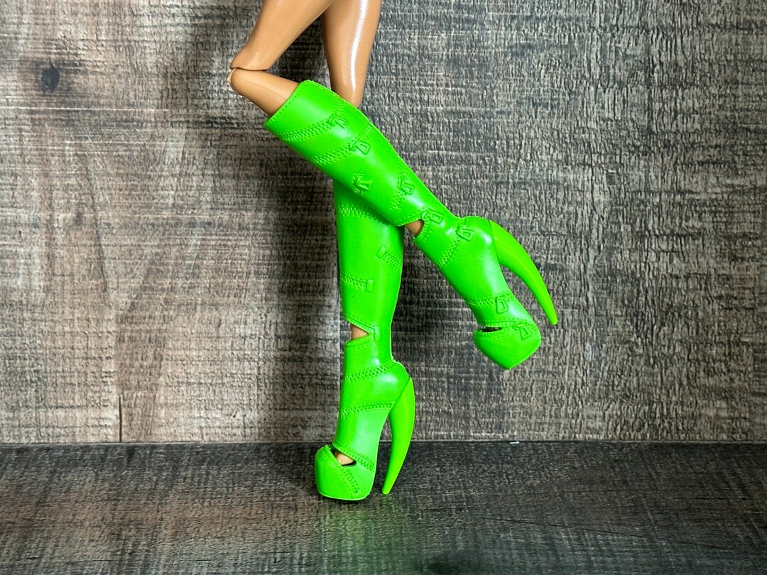 Clawdeen Wolf ~ Basic ~ Bright Green Boots - Etsy
