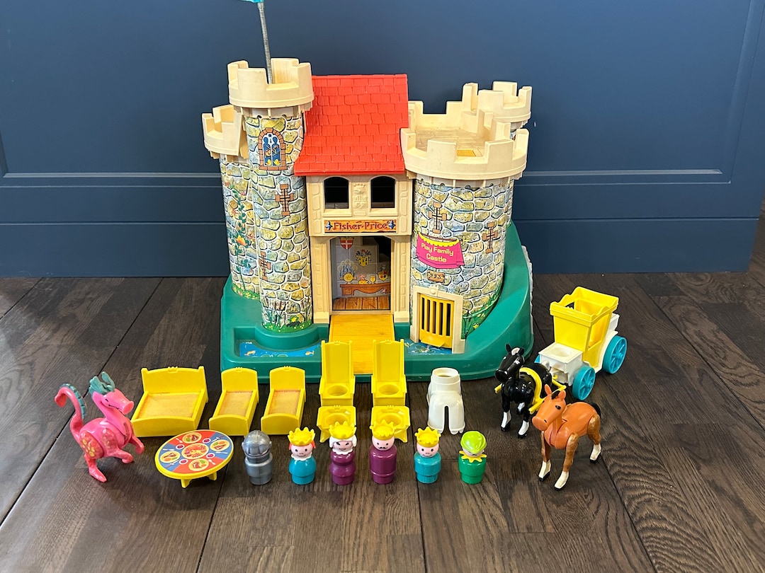 Fisher Price Play Family Castle 993 COMPLETE Etsy Canada