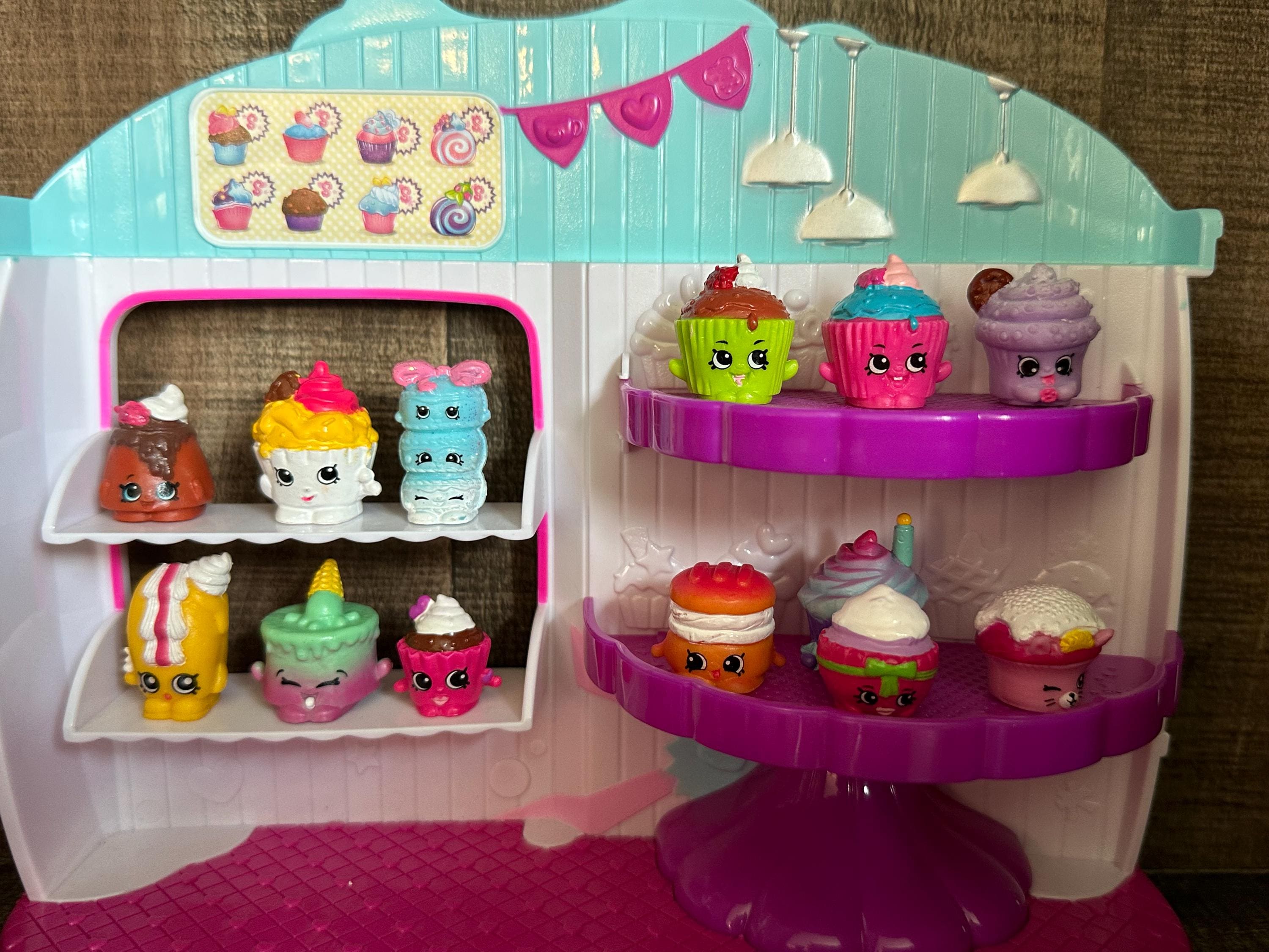 Shopkins ~ Food Fair, Cupcake Queen Cafe With Lots of