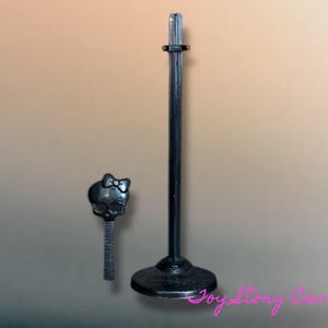 Monster High Puppenständer & Haarbürste ~ Basic Schwarz, Weiblicher Clip