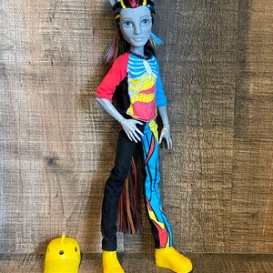 Monster high neighthan rot doll sale