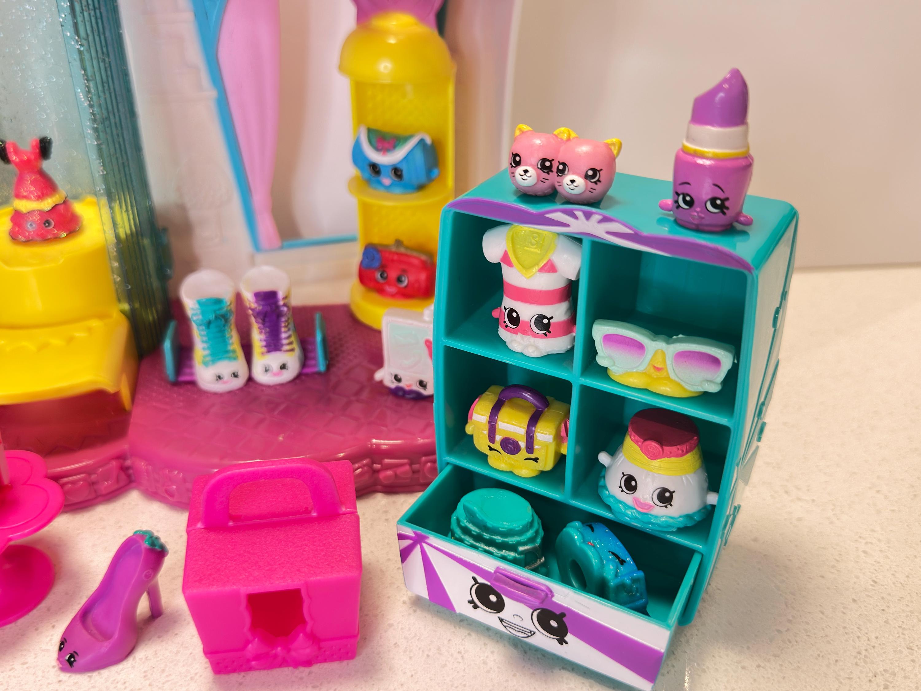 Shopkins ~ Fashion Spree, Fashion Boutique #3 With Lots of 