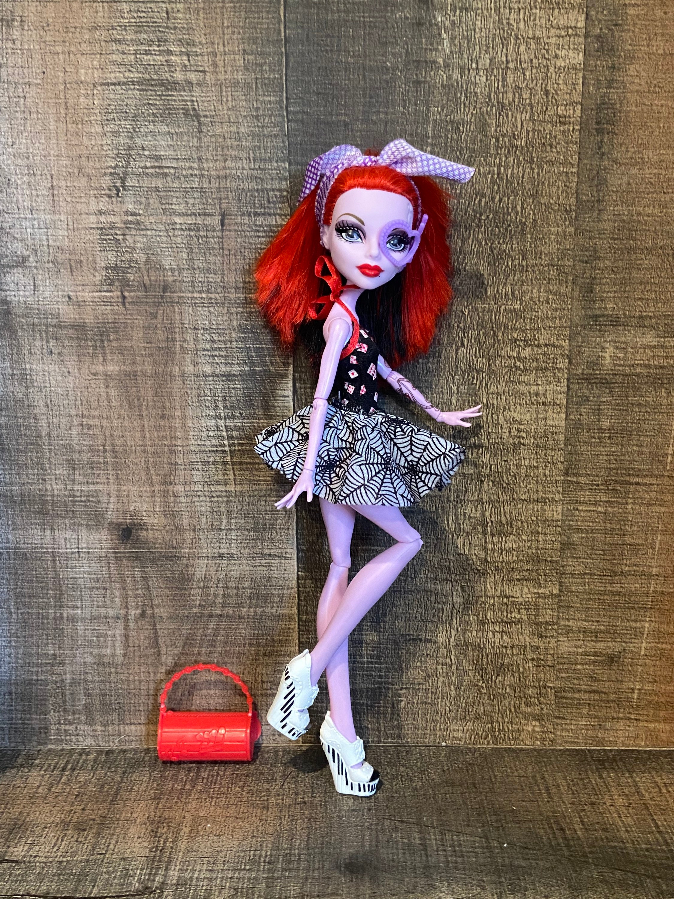 Monster High First Wave - Operetta Signature Doll.