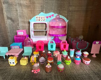 Shopkins Food Fair, Cupcake Queen Cafe With Lots of Shopkins - Main Image