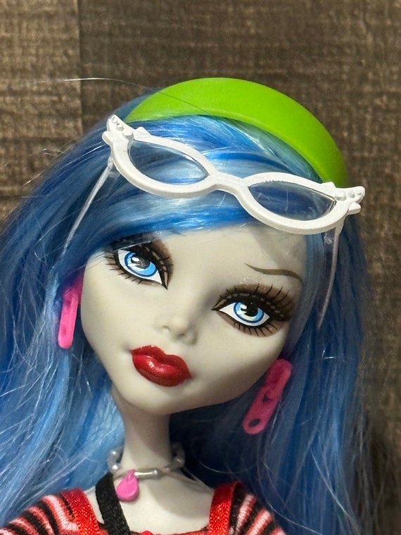 Monster High Doll First Wave Ghouls Ghoulia Yelps