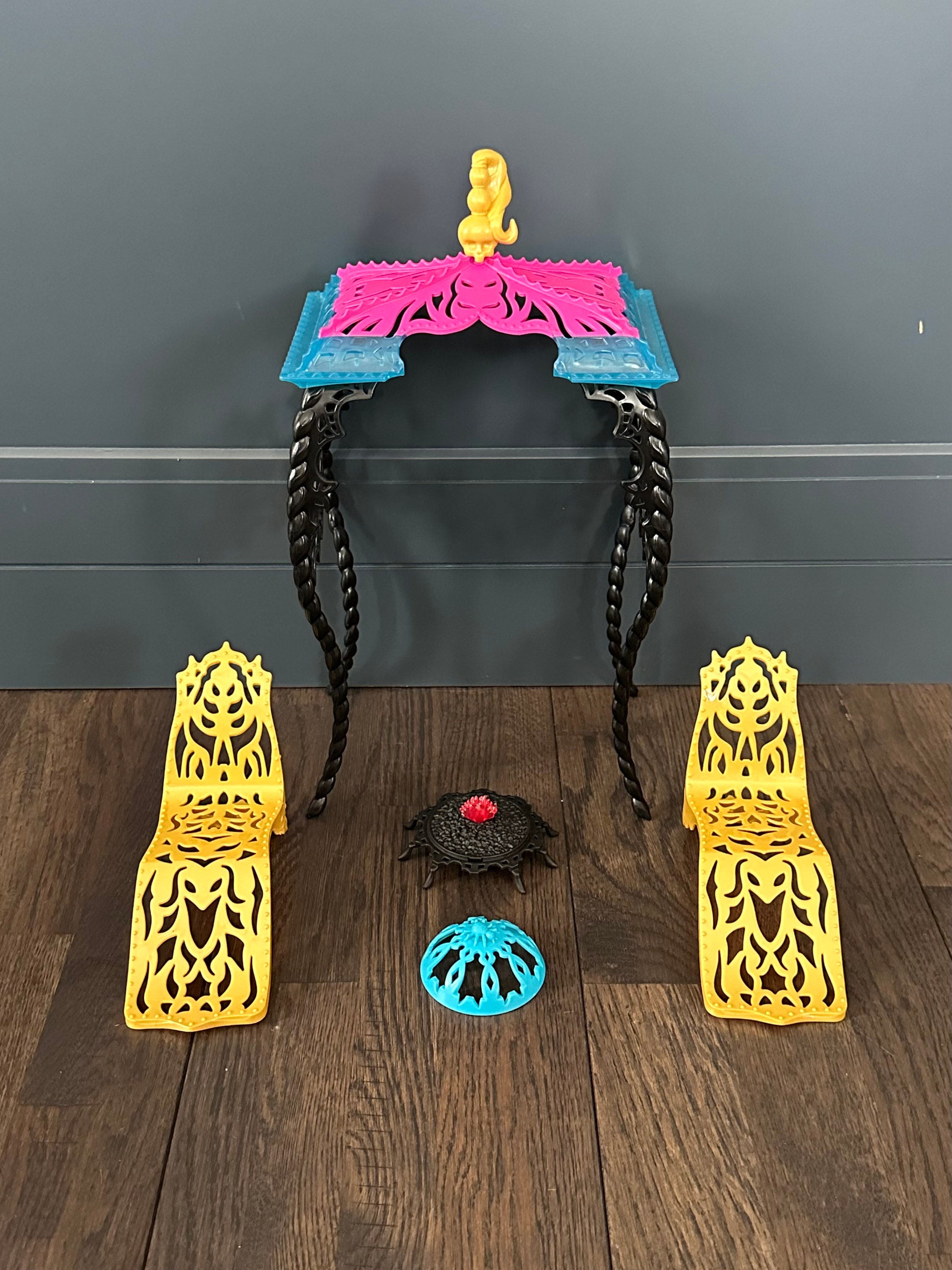Monster High 13 Wishes ~ Desert Frights Oasis Playset ~ COMPLETE
