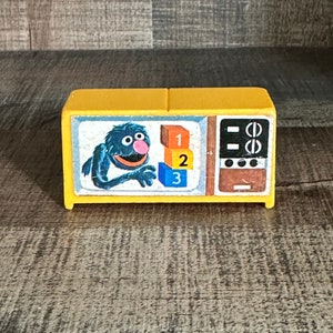 Fisher Price Sesame Street ~ Yellow TV