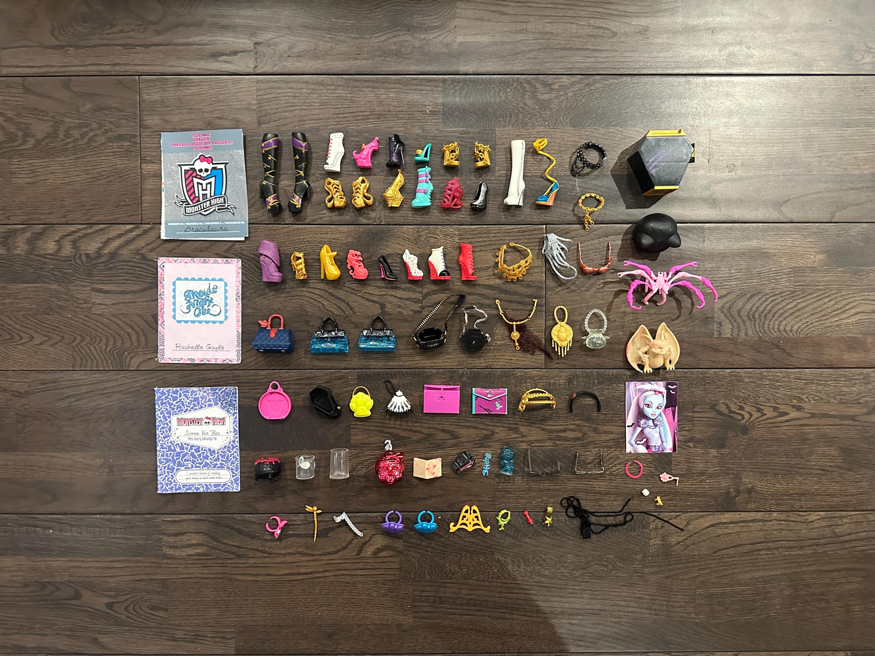 Monster High Flawed Accessories ~ LOT #1, B7