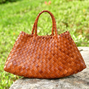 Exquisite 100% Pure Hand-Woven Leather Bag, Retro Handmade Cowhide Woven Bag image 1