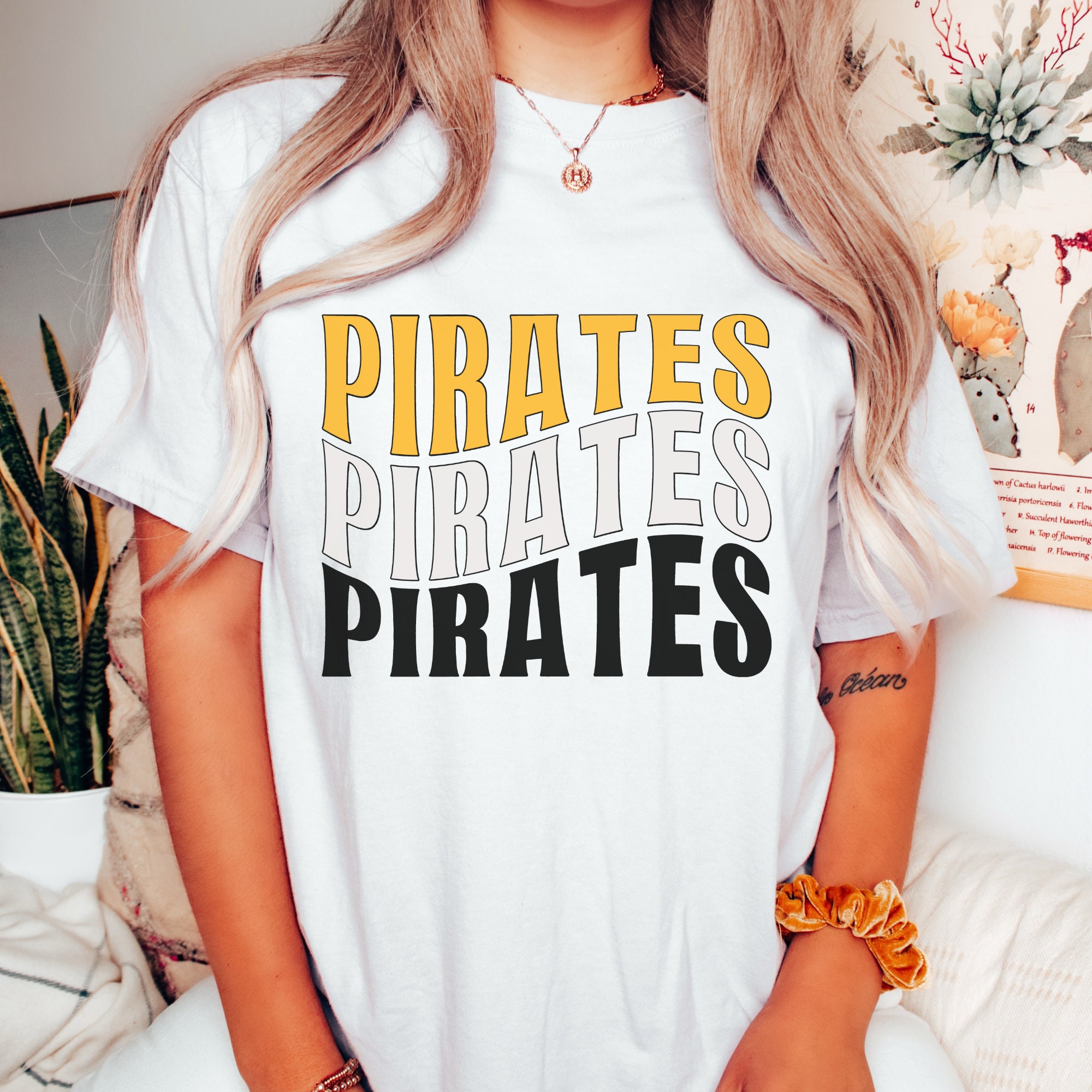 The best vintage Pittsburgh Pirates T-shirts on