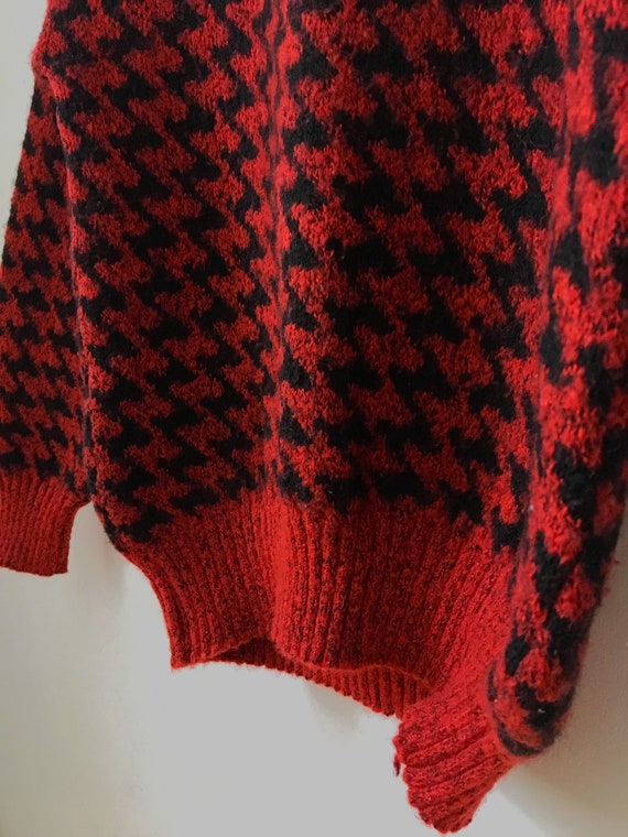 Vintage Teens Houndstooth Sweater, Red Patterned … - image 5