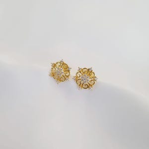 22k solid gold  designer earrings