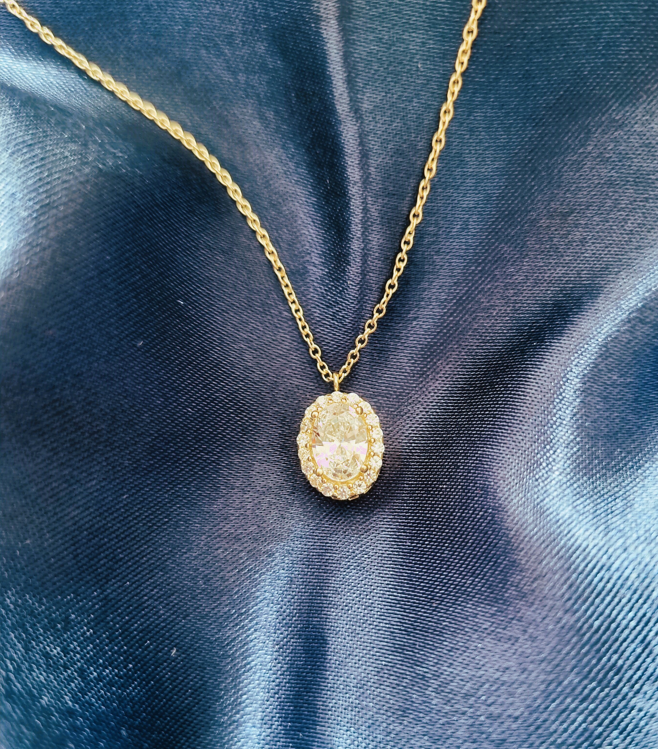 18k Solid Gold Oval Shaped Pendant Necklace - Etsy