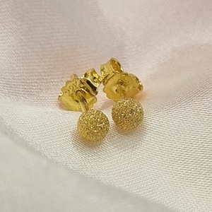 22k solid gold earrings / ear studs. Globe earrings in Sand blast finish, Gift jewellery, Gift for her