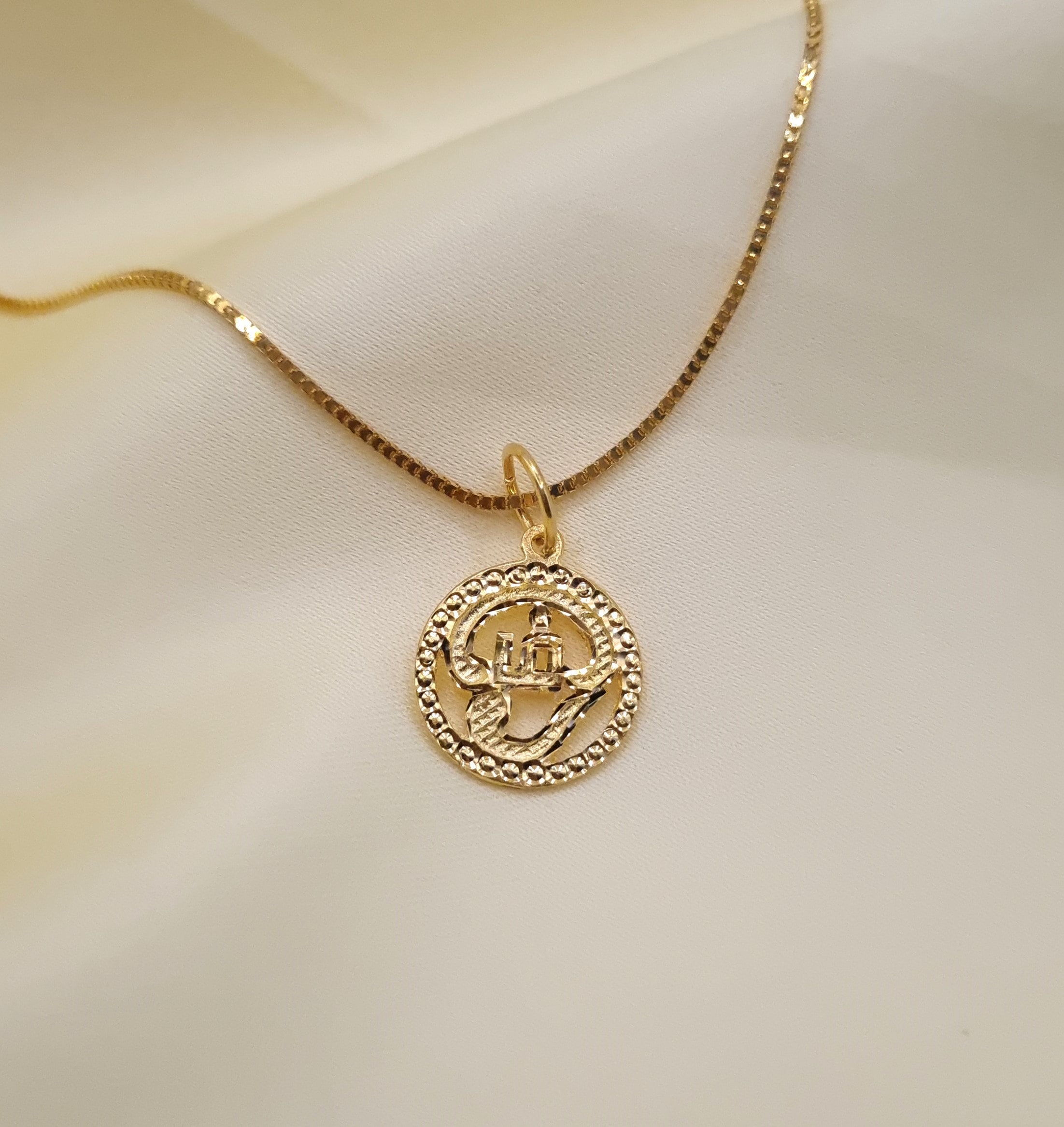 Om pendant gold design discount