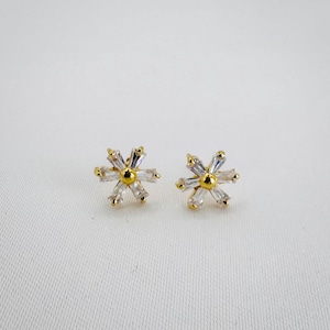 22k Solid Gold CZ Stud Earrings
