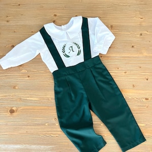 Gepersonaliseerde pak babyjongen, groene jarretelbroek Peter Pan kraag shirt peuterlook, doopoutfit babyjongen, doopsel jongen